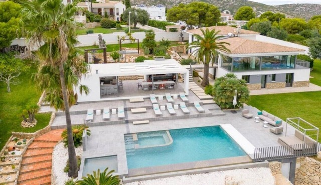 Villa "Atalaya" with Sea View, Private Pool & Wi-Fi
