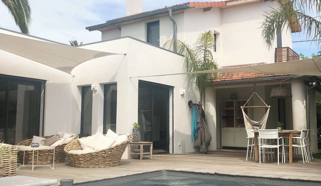 Villa Atypique des Années 30 Entièrement Rénovée Avec Goût