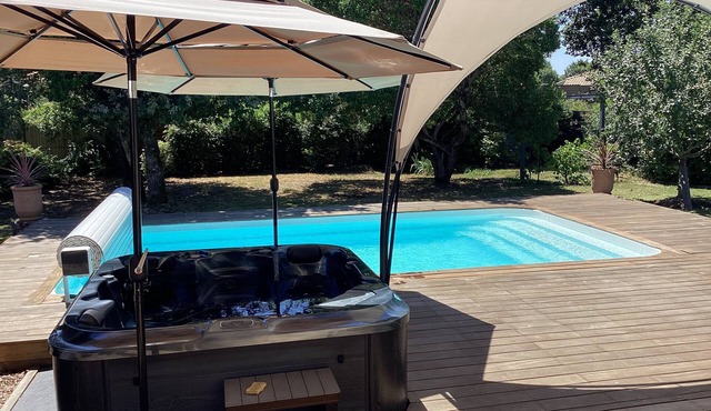 Villa au Bassin Darcachon, Spa, à Arès. Entre Andernos et Lège cap Ferret