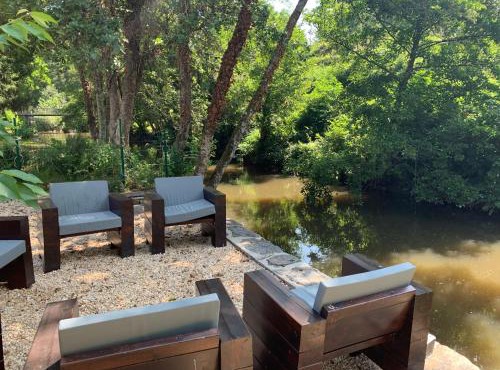 Villa au bord de la Rivièr