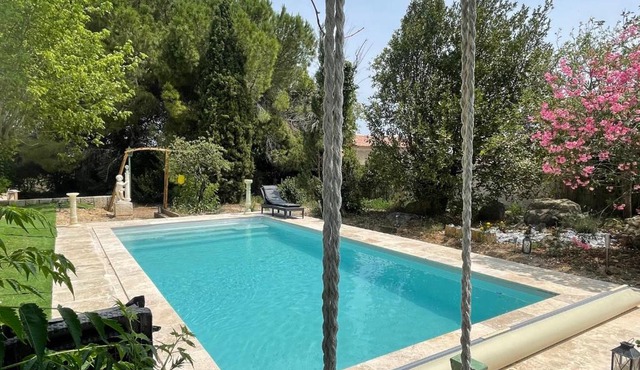 Villa au calme avec piscine et sauna