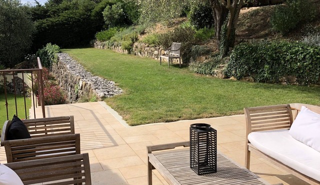 Villa au Calme Avec Piscine à Mougins