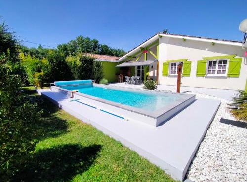 Villa au calme avec piscine privée entre Bordeaux et Lacanau Océan