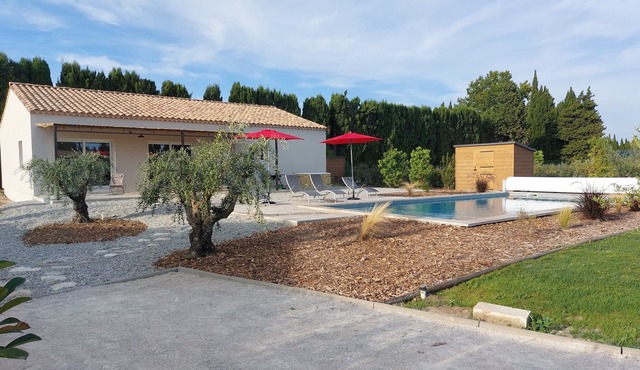 Villa au Calme, Climatisée, Piscine, Spa, Entre Saint Rémy & Avignon