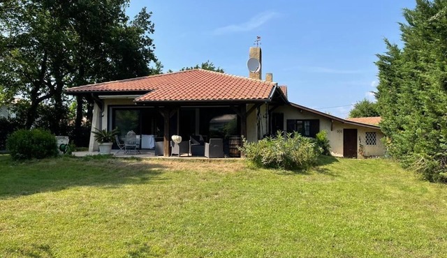 Villa au Calme Proche Bassin