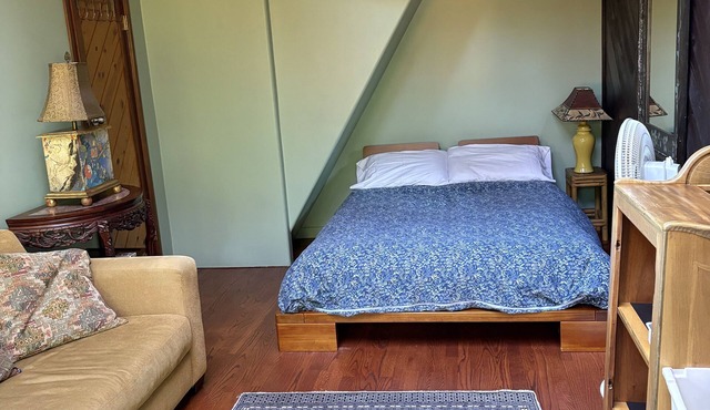 Villa Aubergine in Kentfield - 2 beautiful bedrooms and a private bathroom