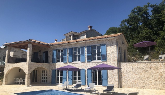Villa Aurinia - Quiet location with great sea views and large pool + whirlpool
