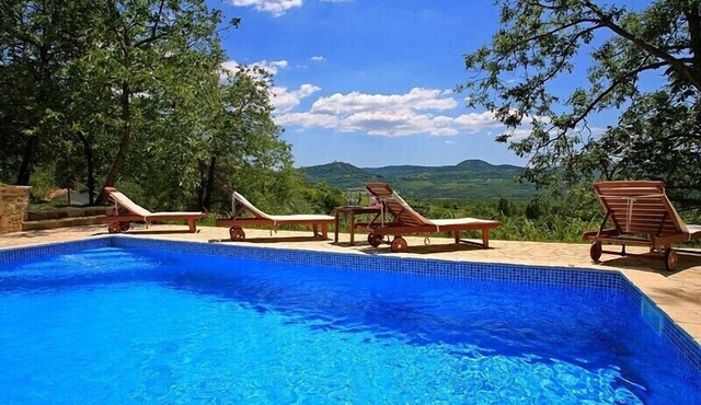 Villa Aurora with magnificent view from swiming pool, near Motovun