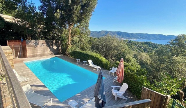 Villa Avec Piscine et vue mer Panoramique Située au Gaou