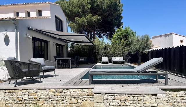 Villa Avec Piscine Avec Jardin Pour 8 Personnes, Proche Plage