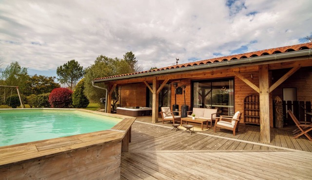 Villa Avec Piscine et Jaccuzzi. Idéal Pour les Familles Avec Enfants !