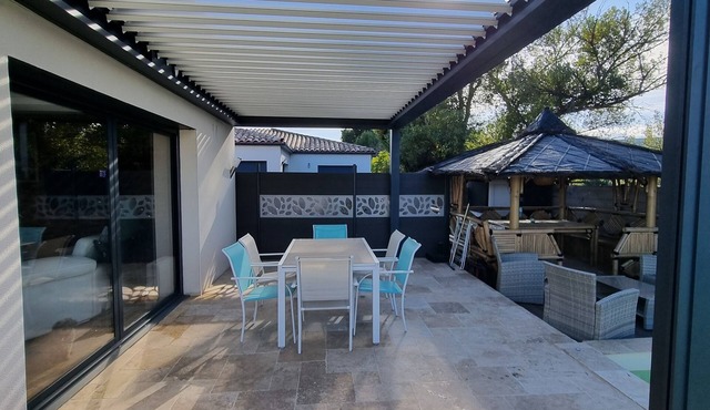 Villa Avec Piscine à Débordement Plages à 5mn