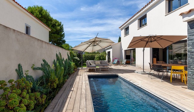 Villa 'Avec Piscine À Marseille' with Private Pool, Wi-Fi and Air Conditioning