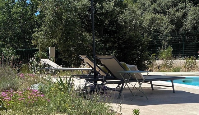 Villa avec piscine au calme au cœur de la Provence