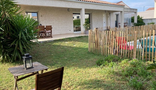 Villa Avec Piscine Chauffée et Jardin de Plein Pied