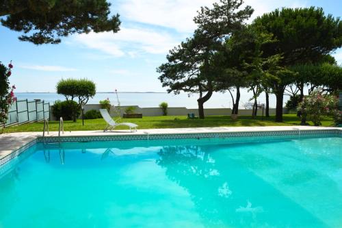 Villa avec piscine chauffée et magnifique vue mer