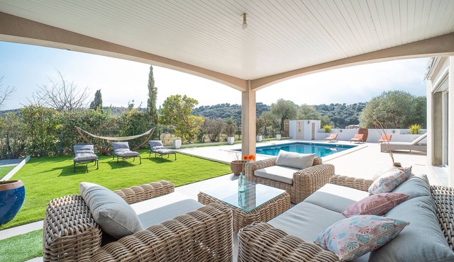 Villa Avec Piscine , Dans un Charmant Village Catalan à 10 min de Lespagne