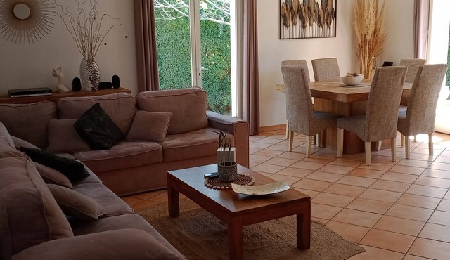 Villa Avec Piscine et Jardin Privé a 10 mn de la mer