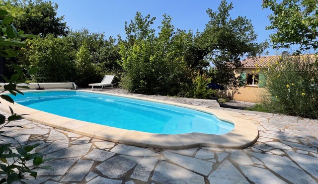 Villa Avec Piscine Privée sur les Hauteurs de Faucon, à 15 km du Mont Ventoux