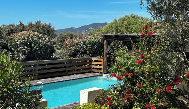 Villa Avec Piscine Privative Sécurisée au Coeur du Maquis