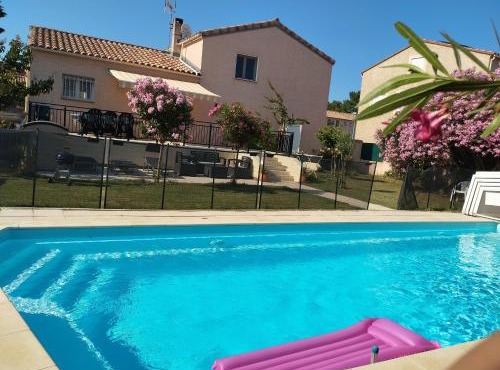 Villa avec plage à pied et grande piscine