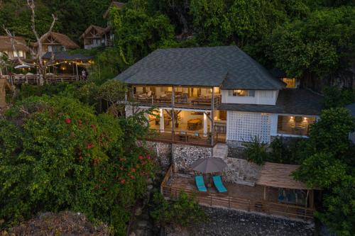 Villa Ayunan 3 BR on Bingin Beach