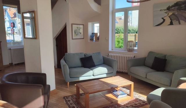 Villa Azious, 10 persons, beach side in Wimereux with parking possibility