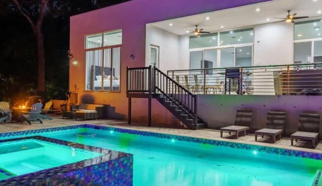 Villa Azul Luxe Retreat Heated Pool