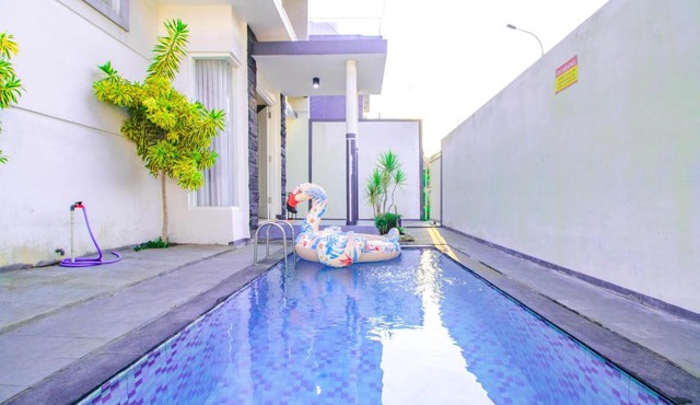 Villa Azzalia Syariah Private Pool and Karaoke