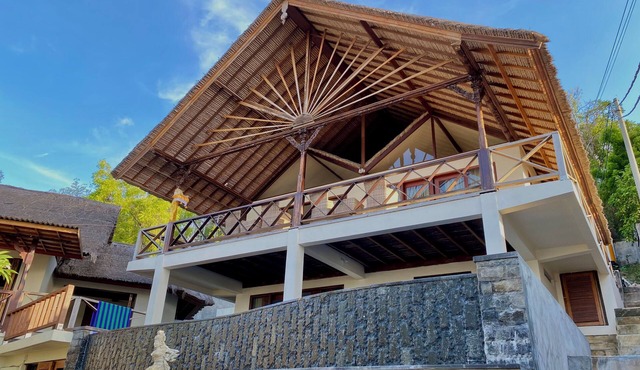VILLA BAGUS : 4 BR Villa Charming with Private Pool Near Harbour Nusa Lembongan