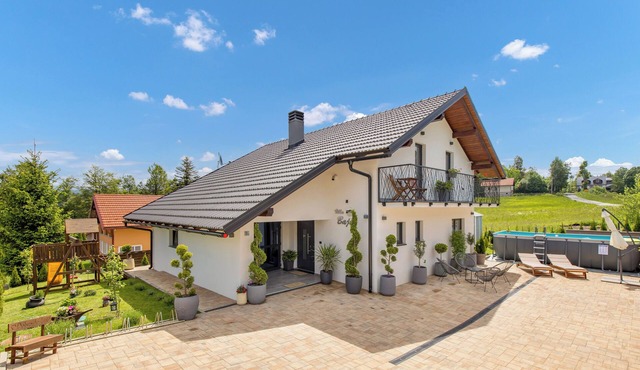 Villa "Bajer" with 5 bedrooms and wellness with jacuzzi, and outside pool.