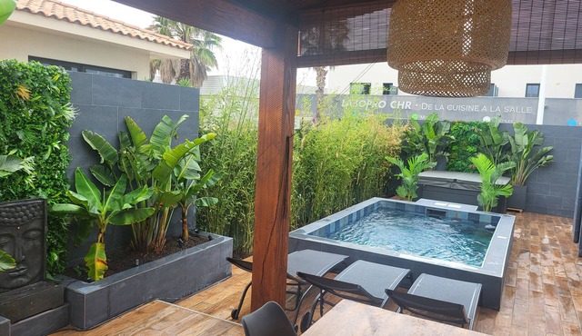 Villa Bali travel to asia without flying luxury and calm swimming pool and spa.