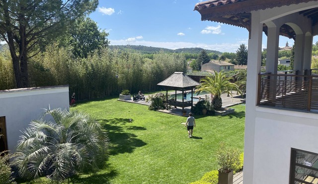 VILLA BALINAISE DANS LE GARD