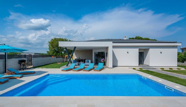 Villa Bambina with Heated Pool