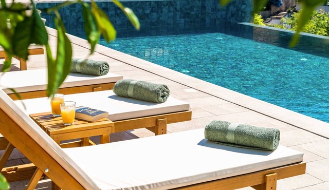 Villa Bay Breeze with Infinity Pool