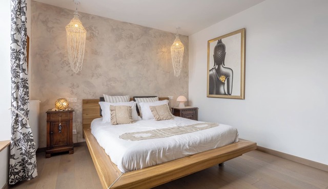 Villa 'Beach House Les Bleuets' with Sea View, Private Terrace and Wi-Fi