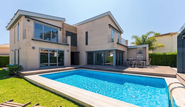 Villa Beachside Retreat by ON Travel