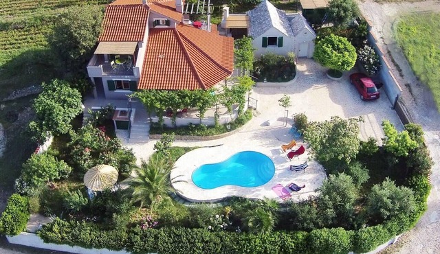 Villa Belezza with pool, Split - Kastel Gomilica
