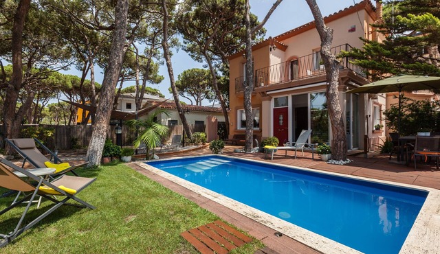 Villa 'Bella Estança' with Private Pool, Wi-Fi and Air Conditioning