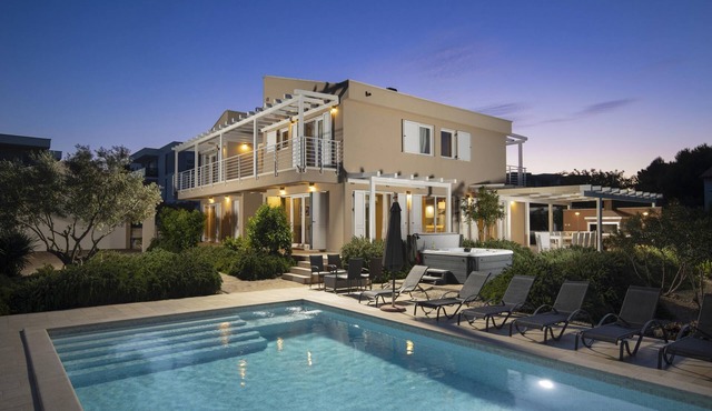 Villa Bella near the sea with Private Pool, Sauna, and Hot Tub