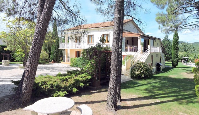 Villa Bella Propriete SUR 2500 M2 Arborés Avec Piscine