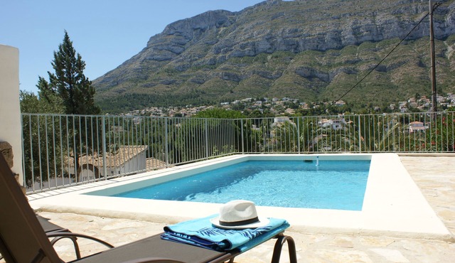"Villa Belle in Dénia (maximum 10 consecutive days' rental to the same tenant)