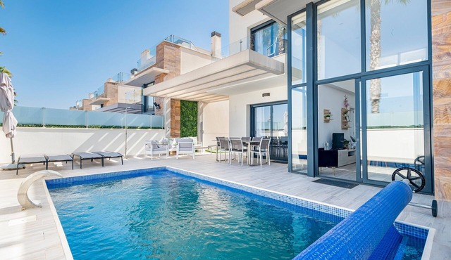 Villa "Belle" with Private Pool, Private Terrace and Wi-Fi