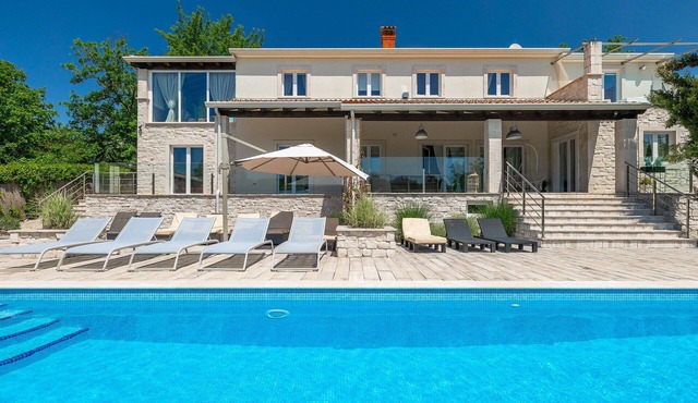 Villa Belle with Pool