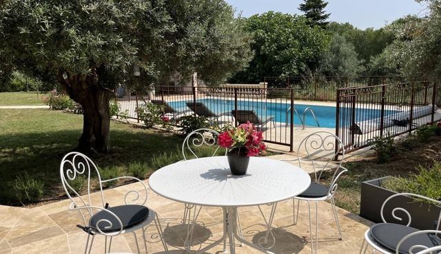 Villa "Belles Feuilles" with swimming pool and tennis court