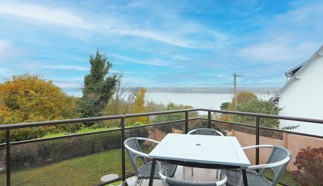 Villa 'Bellevue Rue De La Petite Corniche' with Sea View, Private Terrace and Wi-Fi