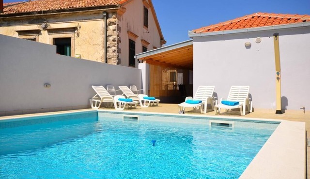 Villa Belmondo- Three Bedroom Villa with Terrace and Private Pool