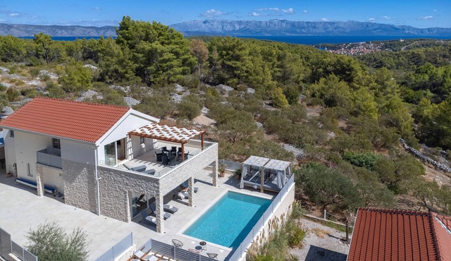 Villa Belpur - Modern Villa with Pool and Spa