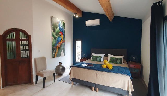 Villa Betty , Charmante Maison Neuve de Style Provençal Dans les Alpilles