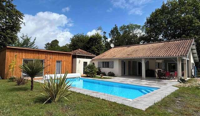 Villa between land and ocean